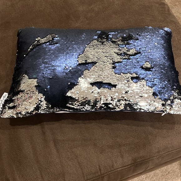 Fun pillow - Picture 2 of 6